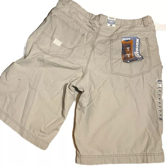 Old Navy Cargo Khaki Shorts Size 40 Mechanic's Shorts - Picture 2 of 5